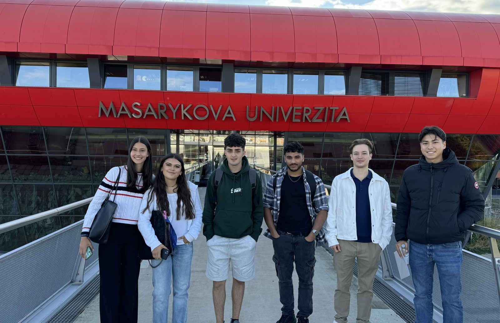 Frente a la Masaryk University